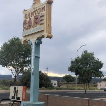 Canton Cafe - Retro sign out front - Chinese Near Me - Grants, New Mexico