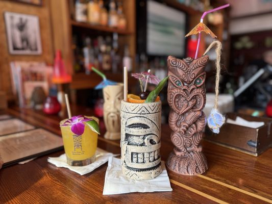 Hula's Island Grill by null