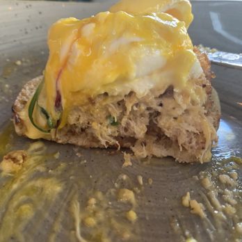 Oliver Royale - Crab cake Benedict - New American Near Me - Knoxville, Tennessee