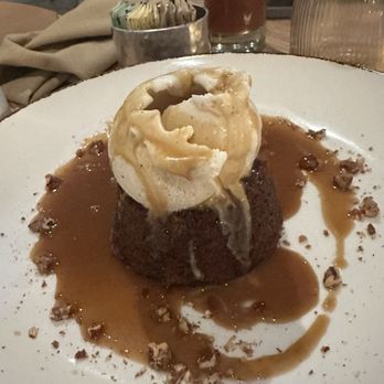 Sunrose California Eatery - Sticky toffee cake w/ ice cream - New American Near Me - Agoura Hills, California Sunrose California Eatery - Sticky toffee cake w/ ice cream - New American Near Me - Agoura Hills, California
