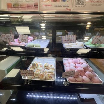 Sweet Mood Vietnamese Chè & Macarons - Macarons - Desserts Near Me - Westminster, California