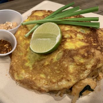 Kanom Sai Cafe - Chicken pad Thai - Asian Fusion Near Me - Seattle, Washington