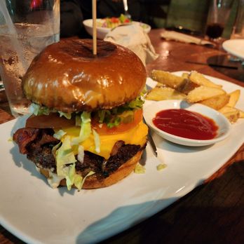 California Pizza Kitchen - Pizza Near Me - Sacramento, California