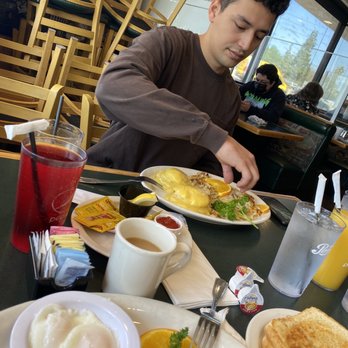 Flappy Jack's Pancake House - Classic Eggs Benedict, Turkey Sausage Patties, Cup of Fruit - Pancakes Near Me - Orange, California