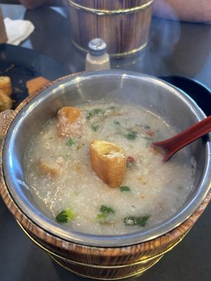 Canton Restaurant - Cháo Cá Chợ Cũ by null