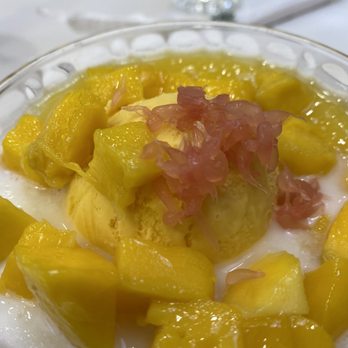 Mango Mango Dessert - Snow White mango - Desserts Near Me - Aiea, Hawaii