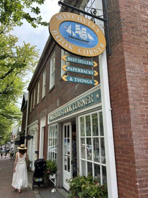 Mitchell's Book Corner by null