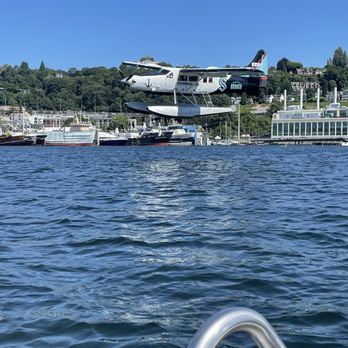 Seattle Donut Boat - Boating Near Me - Seattle, Washington