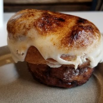 Werewolf Coffee Bar - Cinnamon Roll - Coffee & Tea Near Me - Chicago, Illinois