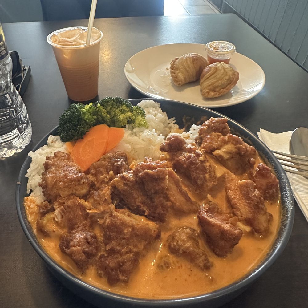 Panang chicken sauce is soooo good!!!!!!!! Panang chicken sauce is soooo good!!!!!!!!