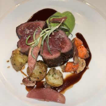 Hyeholde Restaurant - Elk - New American Near Me - Coraopolis, Pennsylvania