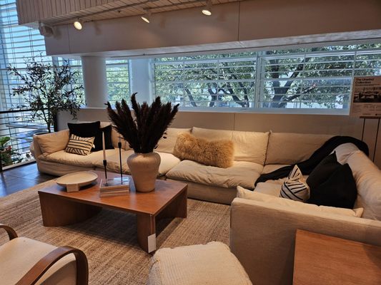 Crate & Barrel by null