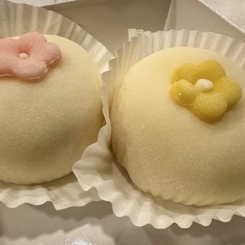 Yiko Yiko - Mochi Ball Strawberry and Mango - Bakeries Near Me - San Diego, California Yiko Yiko - Mochi Ball Strawberry and Mango - Bakeries Near Me - San Diego, California