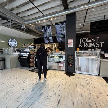 Toast And Roast - Interior - Coffee & Tea Near Me - McHenry, Illinois Toast And Roast - Interior - Coffee & Tea Near Me - McHenry, Illinois