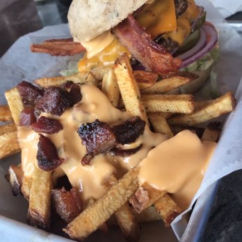 Klooz Brewz - Double smash burger - Breweries Near Me - Lebanon, Indiana
