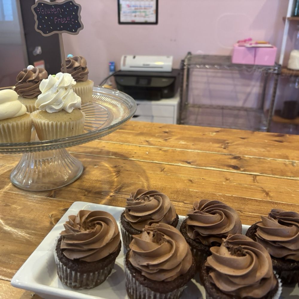 C Cups Cupcakery - Bakeries Near Me - Southern Pines, North Carolina