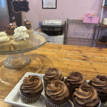 C Cups Cupcakery - Bakeries Near Me - Southern Pines, North Carolina C Cups Cupcakery - Bakeries Near Me - Southern Pines, North Carolina