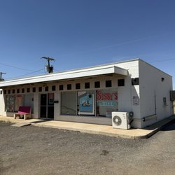 Sissy's Dive - Front of diner