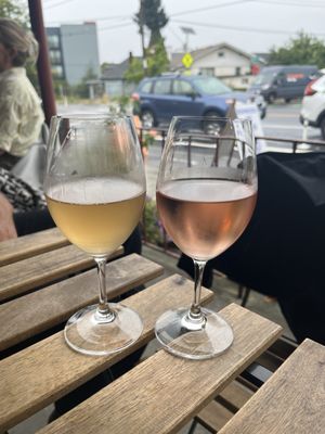 Little Thing Wine by null