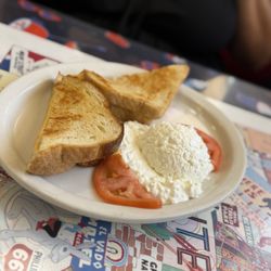 Roys Cafe - Cottage cheese and eggs