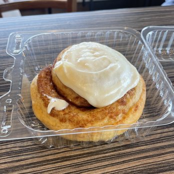 Bear Buns Bakery - Cinnamon Roll - Bakeries Near Me - San Diego, California