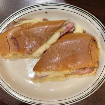 La Carreta - Miramar - Media Noche Sandwich - Cuban Near Me - Miramar, Florida La Carreta - Miramar - Media Noche Sandwich - Cuban Near Me - Miramar, Florida