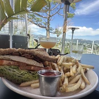 Videre - Chicken club - Bars Near Me - Los Angeles, California