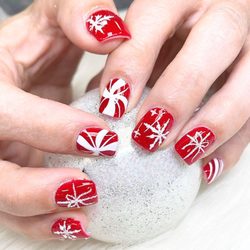 D Vinci Nail & Lash - Festive Nail Art Designs