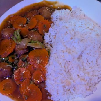 Aroy Thai Garden - Kids rice with veggies and vegan chicken - Thai Near Me - Middletown, Connecticut