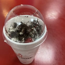 Steak ’n Shake - Cookies and cream milkshake