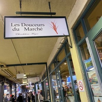 Les Douceurs Du Marché - the entrance to the store - Specialty Food Near Me - Montreal, Quebec
