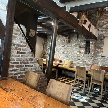 Tom's Diner - Belgian Near Me - Bruges, VWV