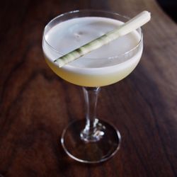 Wallflower - SMOKING LEMONGRASS (mezcal, bourbon, lemongrass, egg white)