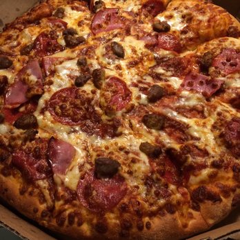Domino's Pizza - Toppings shifted after staff tilted box to look at order label. - Chicken Wings Near Me - Ottawa, Ontario