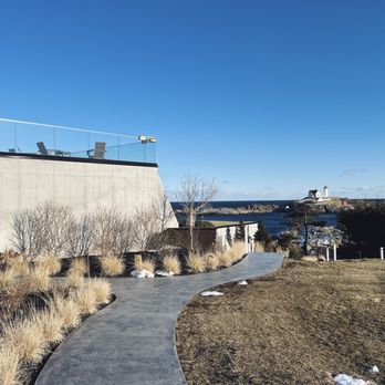 The Viewpoint Hotel - This is the entryway to the waterfront rooms. - Hotels Near Me - York Beach, Maine