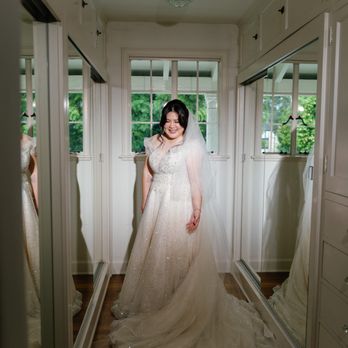 Tiara Wedding - Wedding dress and veil - Bridal Near Me - La habra , California Tiara Wedding - Wedding dress and veil - Bridal Near Me - La habra , California