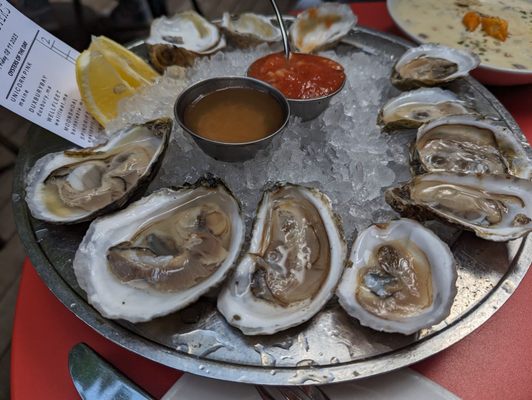 B&G Oysters by null