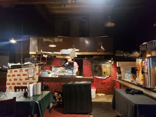 Leo's BBQ by null
