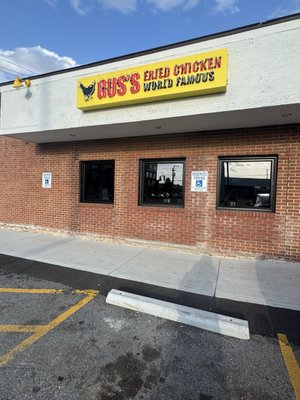 Gus's World Famous Fried Chicken by null