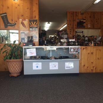 Fernando's Shoe Repair - Front inside front desk. I'm sitting in the waiting area. - Shoe Repair Near Me - Evergreen Park, Illinois