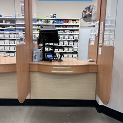 Pine Royal Walgreens Pharmacy sucks