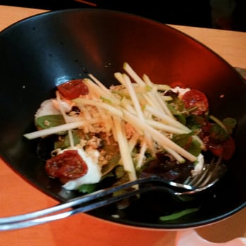 Vuelve Carolina - Ensalada de hinojo - Modern European Near Me - Valencia, V