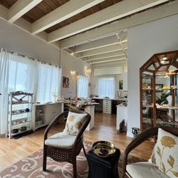 Island Spirit Healing Center & Day Spa - Waiting room