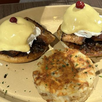 Snooze, an A.M. Eatery - Habanero pork belly benny - Breakfast & Brunch Near Me - Tustin, California
