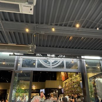 Stack 571 Burger and Whiskey Bar - Kirkland - New American Near Me - Kirkland, Washington