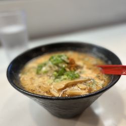 Ramen Izakaya Akira - Spicy Garlic Pork Broth Ramen