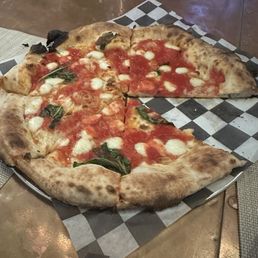 Pizza margarita Pizza margarita