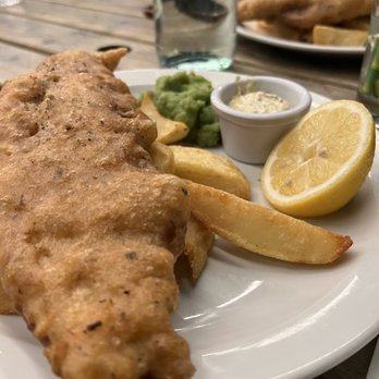 The Hemingway - Fish and chips - Pubs Near Me - London, XGL The Hemingway - Fish and chips - Pubs Near Me - London, XGL