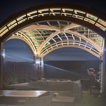 Wells Tavern - Rooftop bar after sunset. - Pubs Near Me - Maryville, Tennessee Wells Tavern - Rooftop bar after sunset. - Pubs Near Me - Maryville, Tennessee
