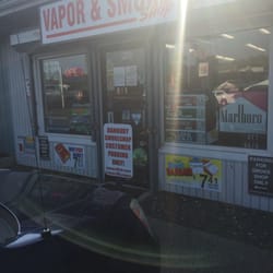 Danbury Smoke Shop - Storefront